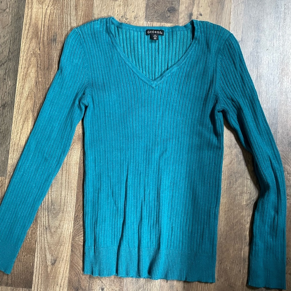 George Teal V-Neck Ribbed Sweater